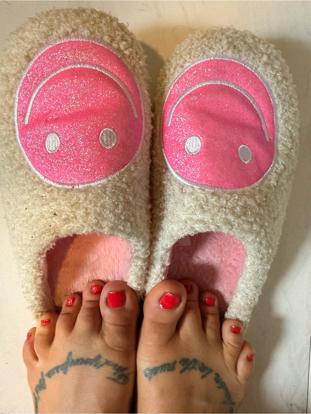 No Boundaries Cream Fuzzy Slippers with Pink Smile Patch